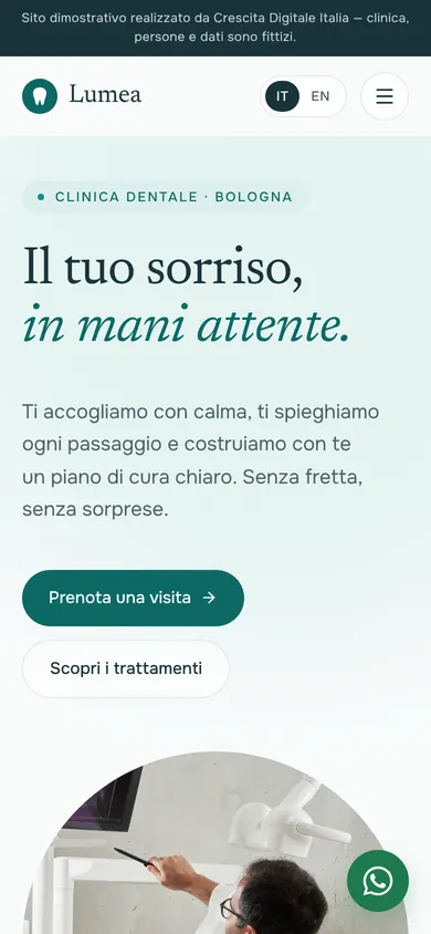 Lumea Clinica Dentale home page on a smartphone